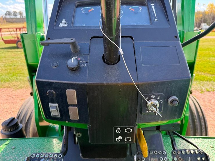 john-deere-6403-image-41