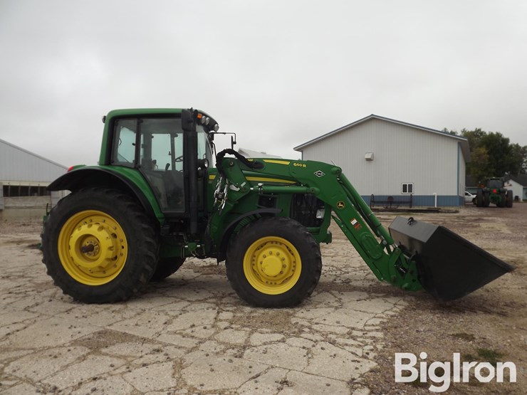 2009-john-deere-7430-premium-image-4