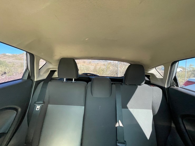 #2761-•-2016-ford-fiesta-passenger-car-(title-in-delay)-image-30