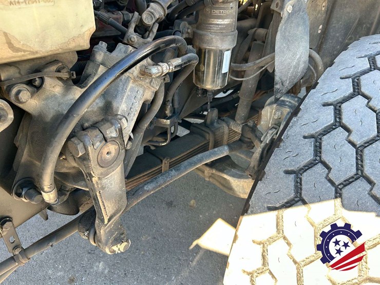 2019-freightliner-114sd-image-138