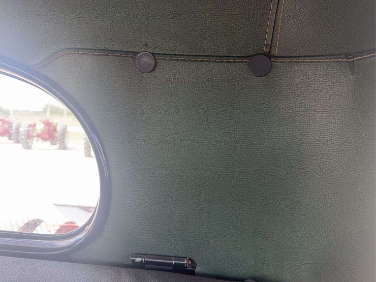 exceptional-international-kb-7-truck-with-fifth-wheel-hitch-image-91