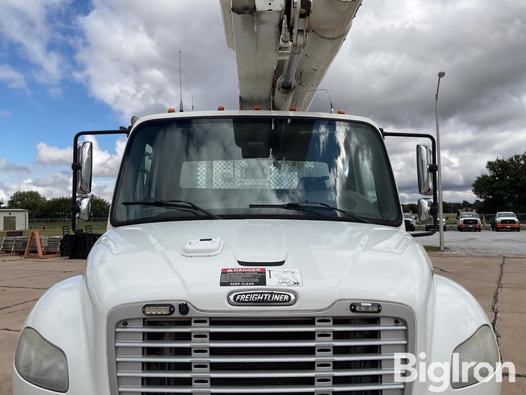 2010-freightliner-m2-106-image-12