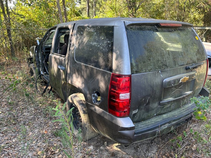 2013-chevrolet-tahoe-image-4
