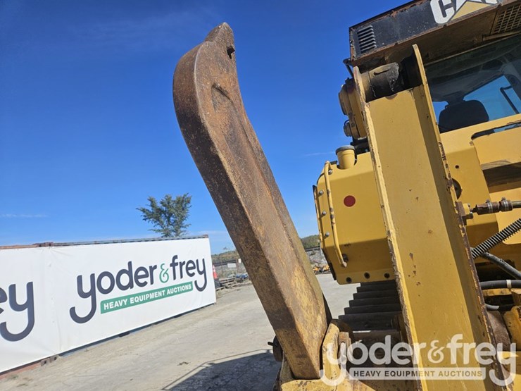 2010-caterpillar-d7e-image-22