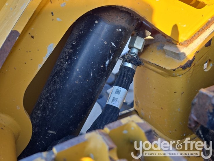 2019-caterpillar-299d2-image-25