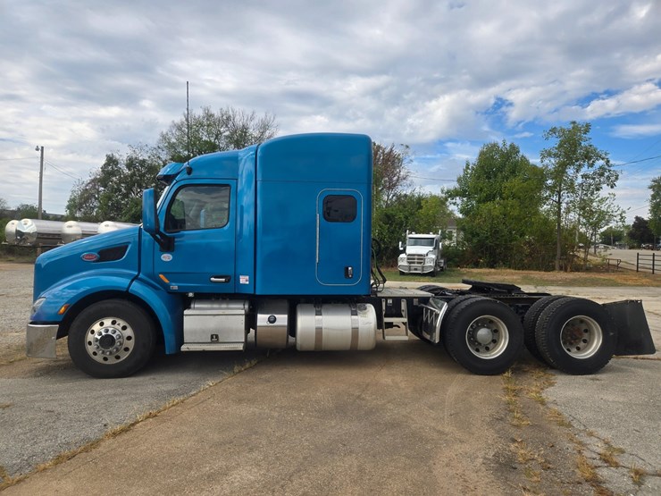 2020-peterbilt-579-image-6