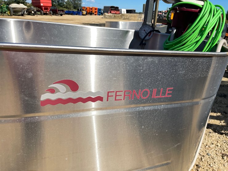 #3004-•-fernoille-sports-whirlpool-image-6