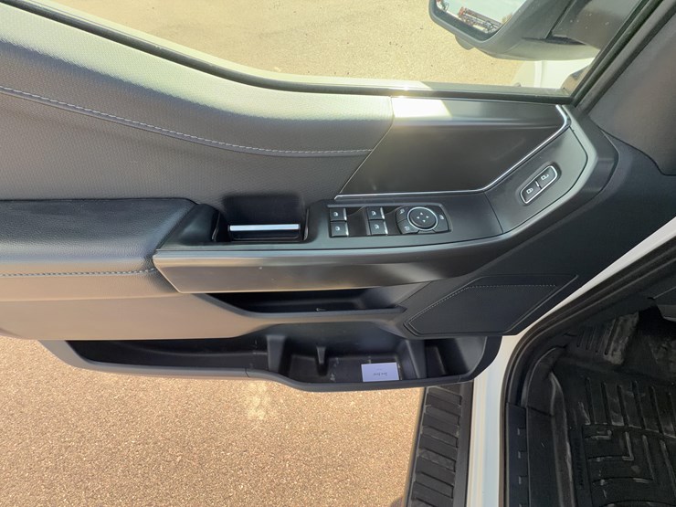 2024-ford-f150-xlt-image-26