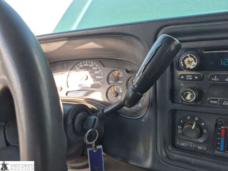 2005-chevrolet-silverado-2500hd-image-19