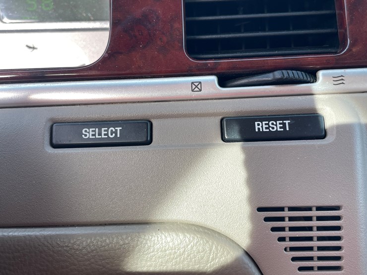 #201-•-2005-lincoln-town-car-(has-wi-title)-image-63