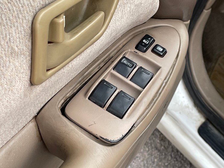 #2768-•-2001-toyota-camry-(title-in-delay)-image-51
