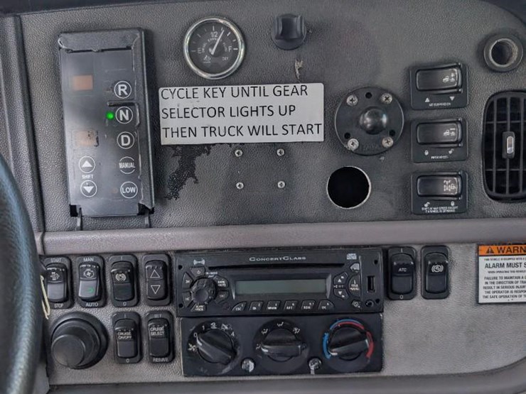 2014-peterbilt-386-image-24