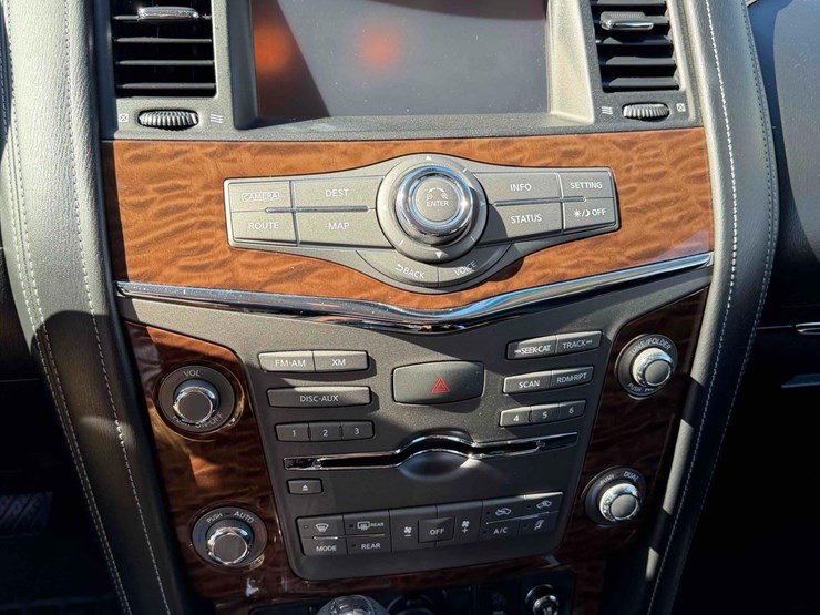 2017-nissan-armada-image-17