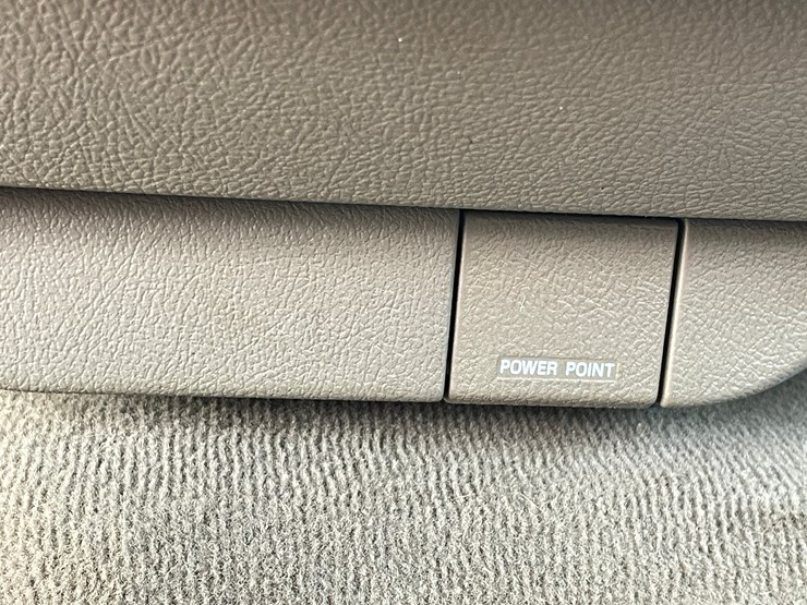 #201-•-2005-lincoln-town-car-(has-wi-title)-image-67