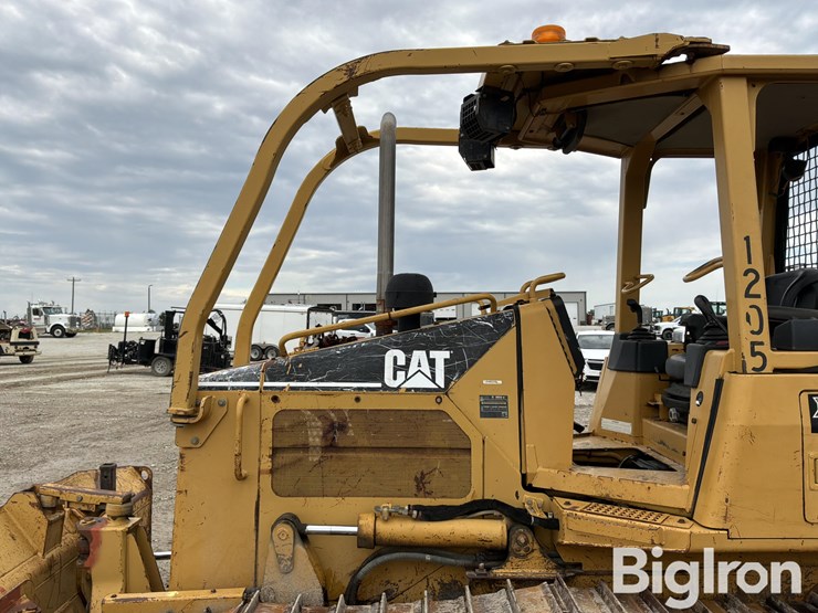 2006-caterpillar-d4g-image-12