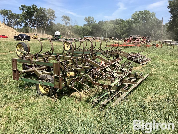 john-deere-1010-image-7
