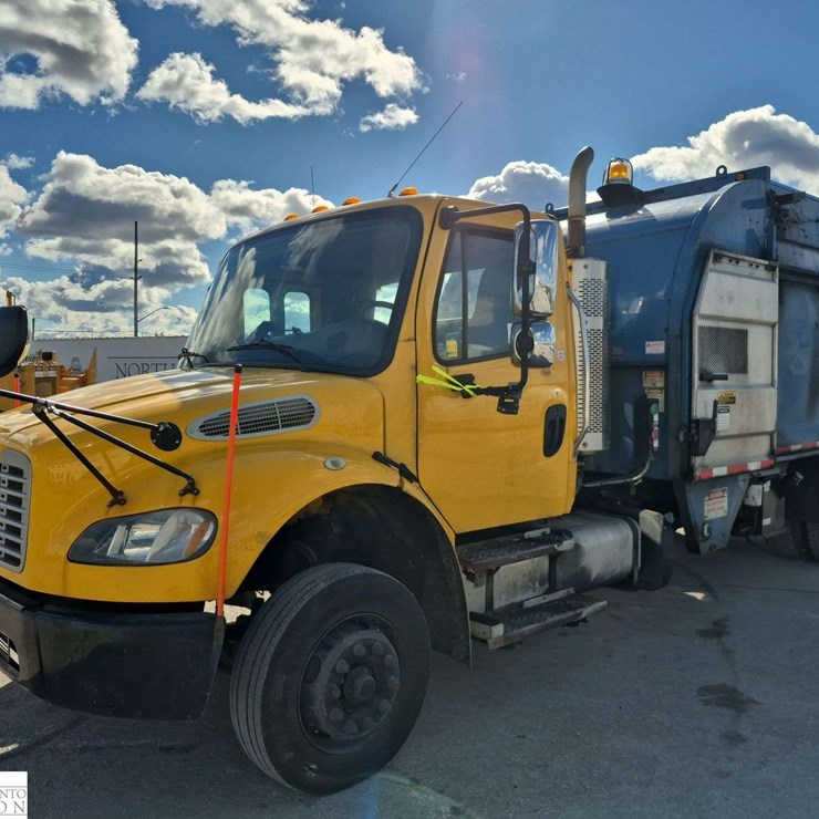 2018 FREIGHTLINER M2 106
