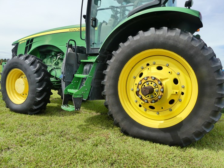 john-deere-8245r-image-5