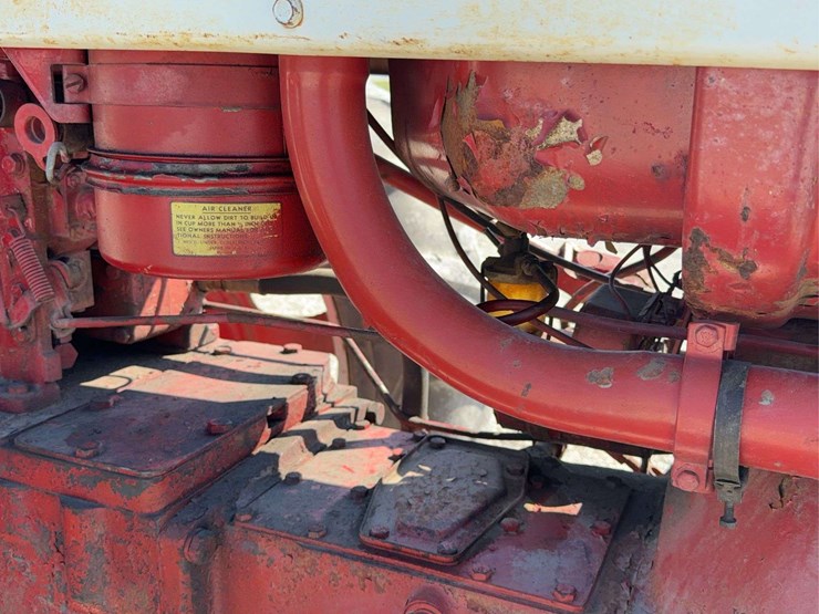 farmall-560-image-19