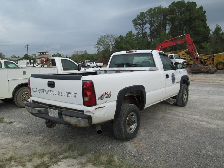 2006-chevrolet-2500hd-image-3