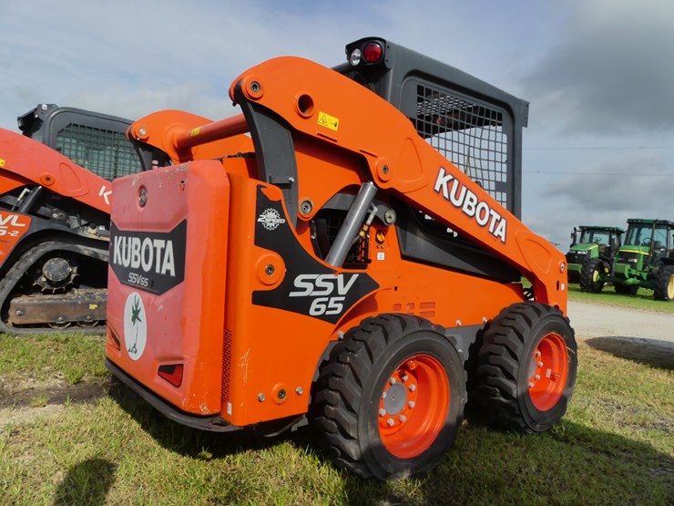 kubota-ssv65-image-3