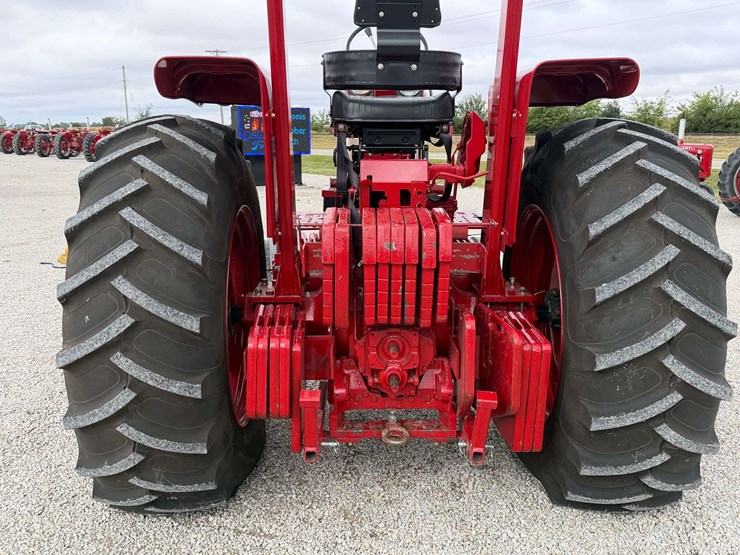 farmall-1066-turbo-row-crop-puller-image-29