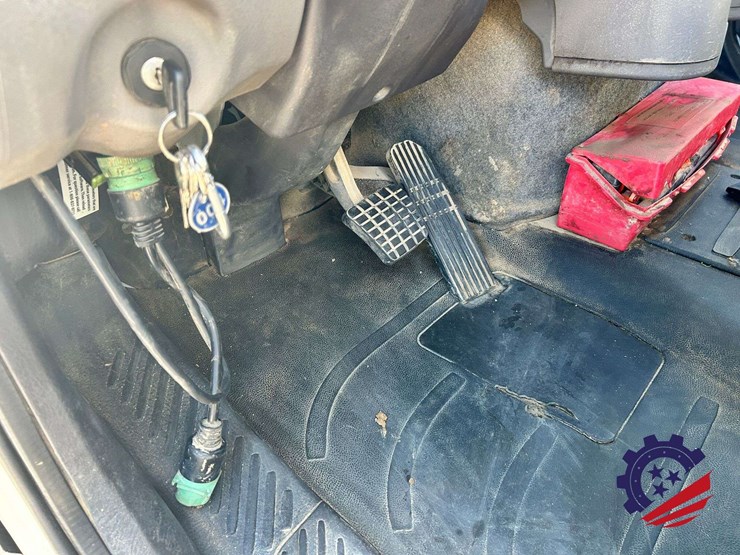 2019-freightliner-114sd-image-47