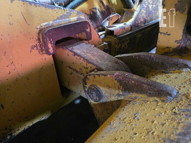 2019-caterpillar-d6k2-lgp-image-34