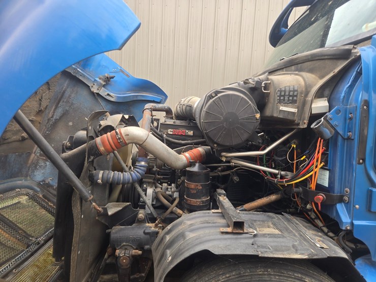1998-kenworth-t2000-image-21
