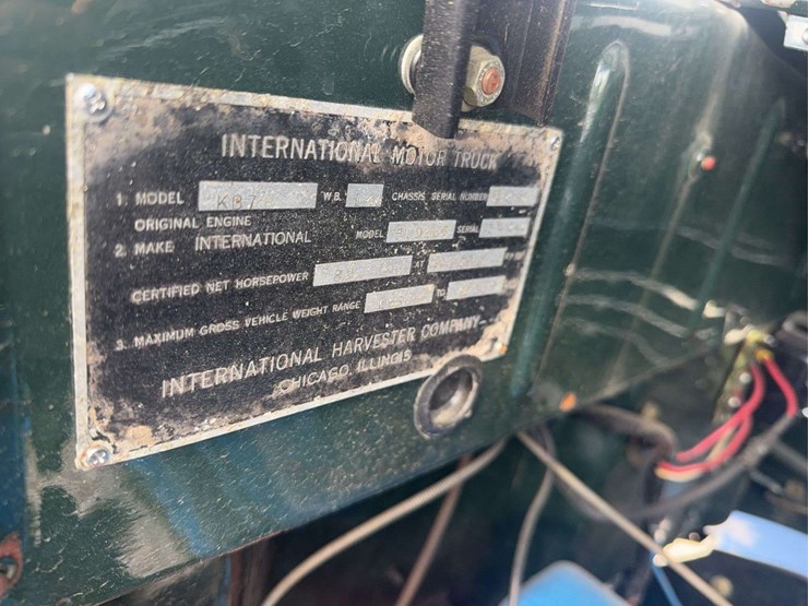 exceptional-international-kb-7-truck-with-fifth-wheel-hitch-image-71
