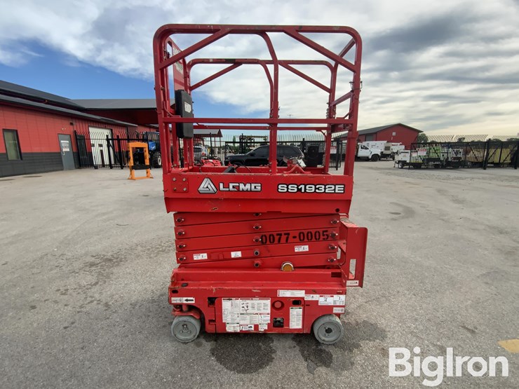 2019-massey-ferguson-730-image-4