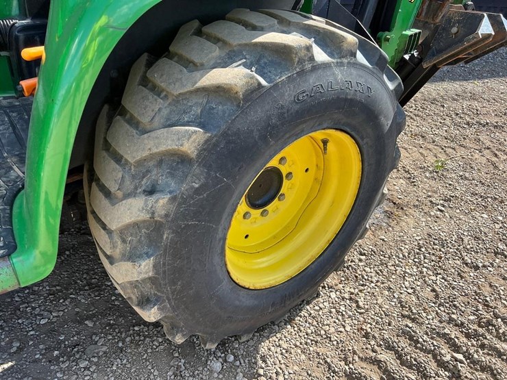 john-deere-3120-image-13