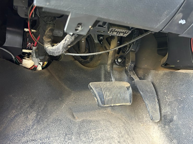 2015-dodge-1500-image-50