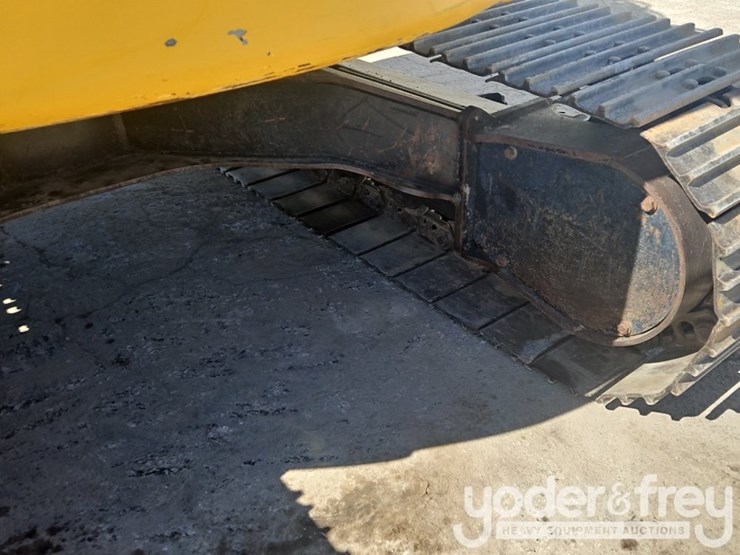2015-deere-135g-image-18