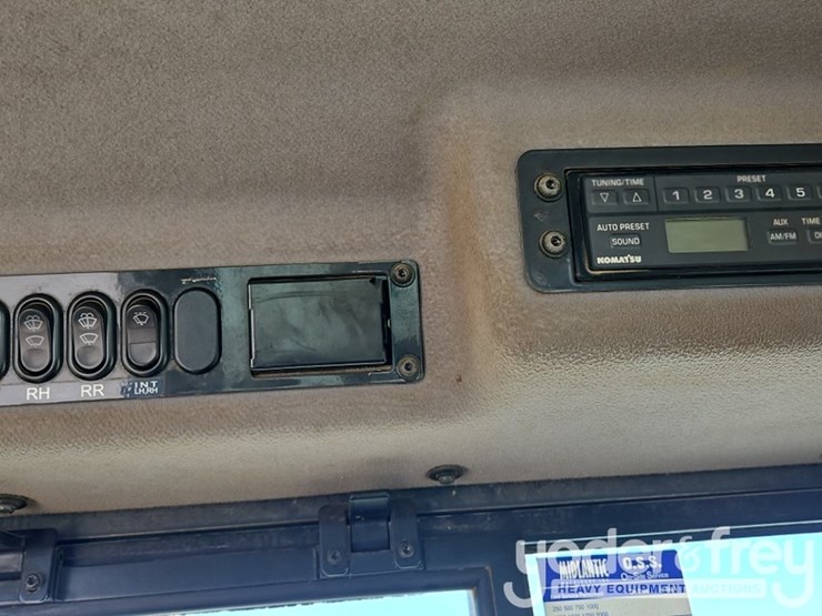 2015-komatsu-d61pxi-23-image-35