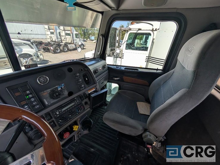 2011-peterbilt-386-image-21