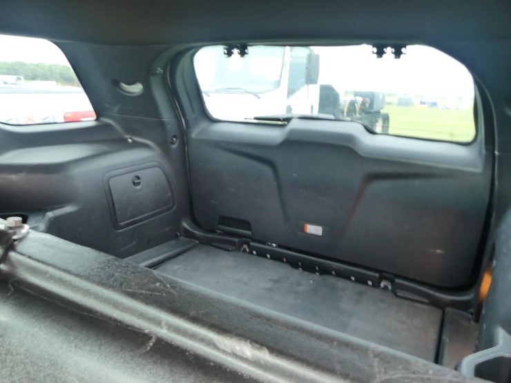 2016-ford-explorer-image-9