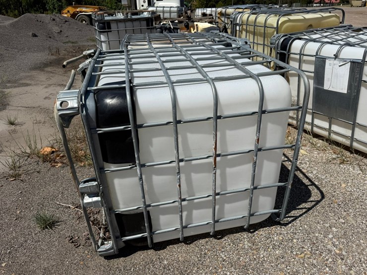 #46843-•-lot-of-poly-tanks-w/cages-inv#46843-image-16