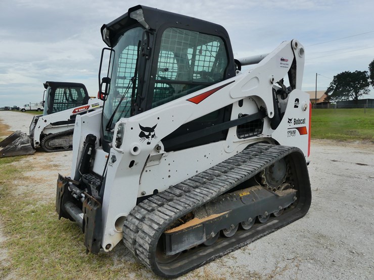 2021-bobcat-t740-image-1