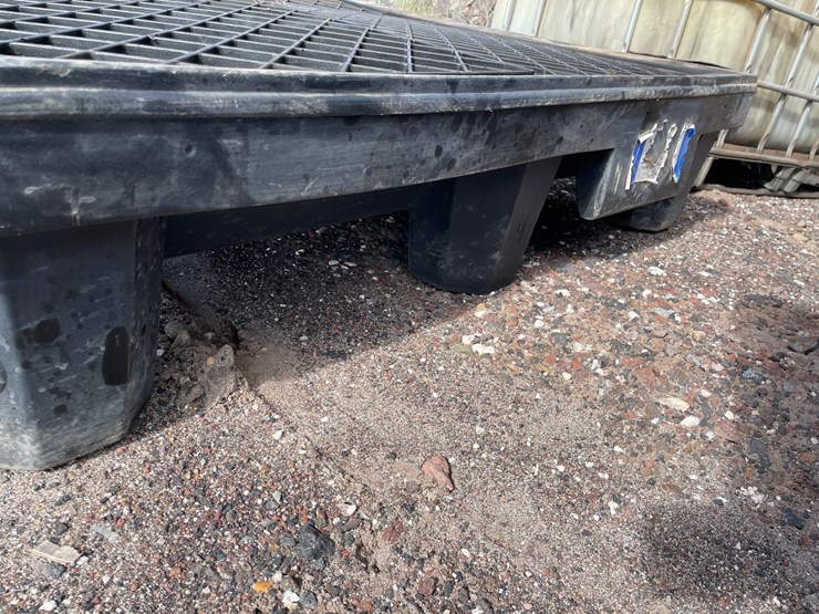 #4661-•-spill-containment-pallet-image-7