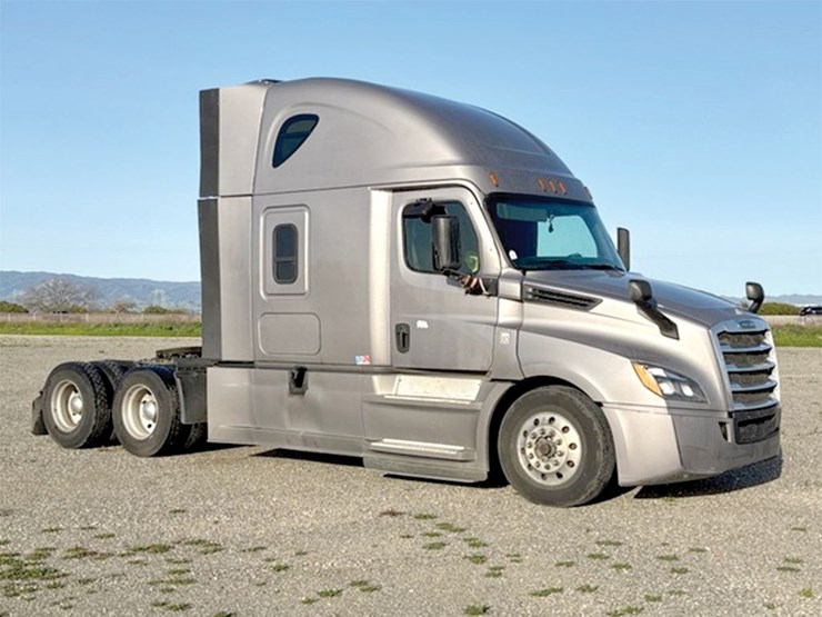 2019-freightliner-cascadia-126-image-1