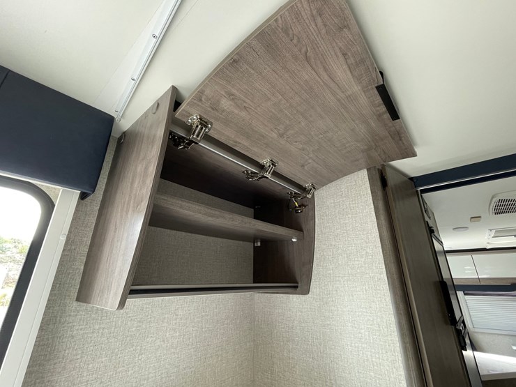 #2824-•-2022-lance-travel-trailer,-(has-new-mexico-title)-image-84