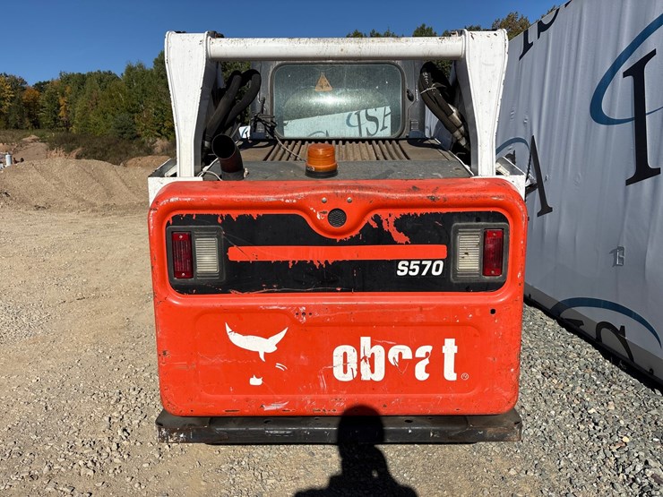 2014-bobcat-s570-image-4