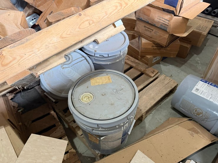 #46828-•-lot-of-floor-tile-&-glue-inv#46828-image-3