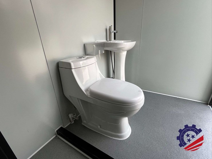 unused-2026-k1522-portable-restroom-image-17