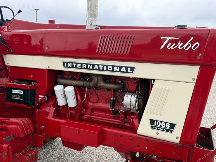farmall-1066-turbo-row-crop-puller-image-22