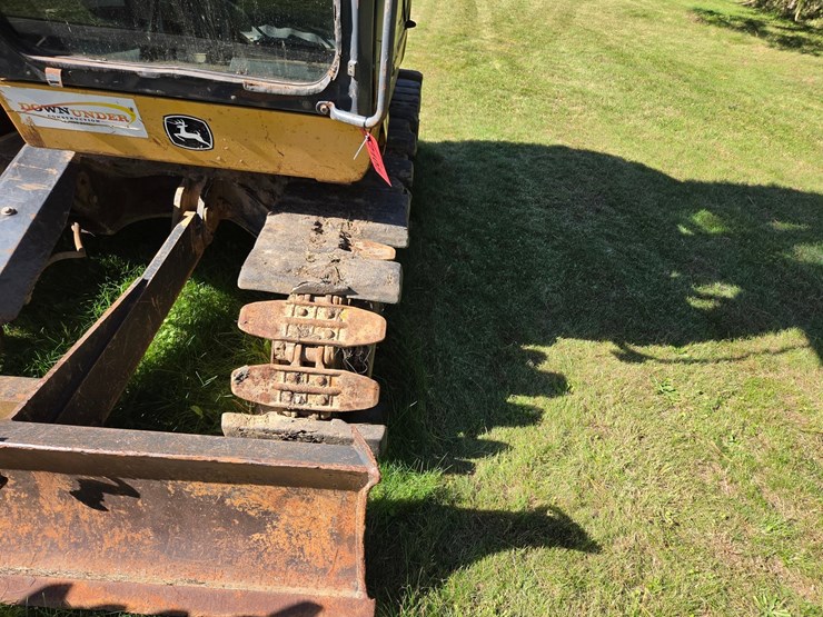 2017-deere-75g-image-17