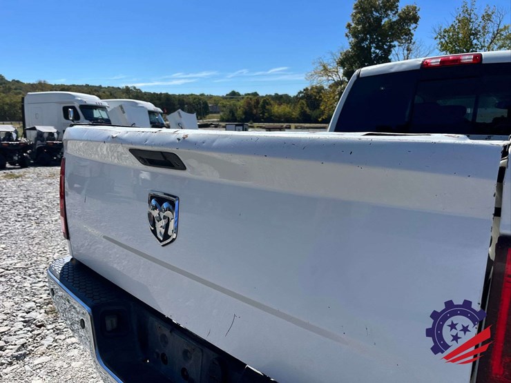 2015-ram-2500-hd-image-34