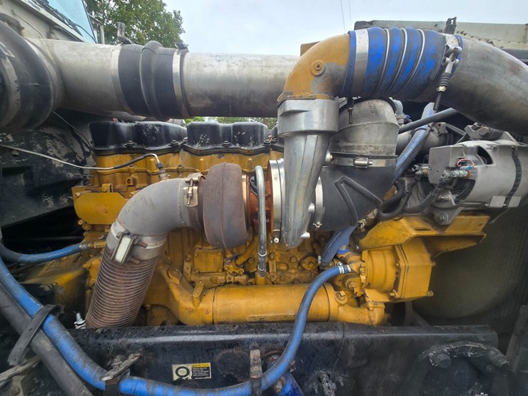 2000-peterbilt-379-image-30