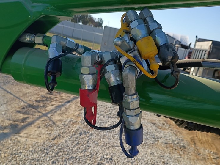 2023-john-deere-540m-image-21